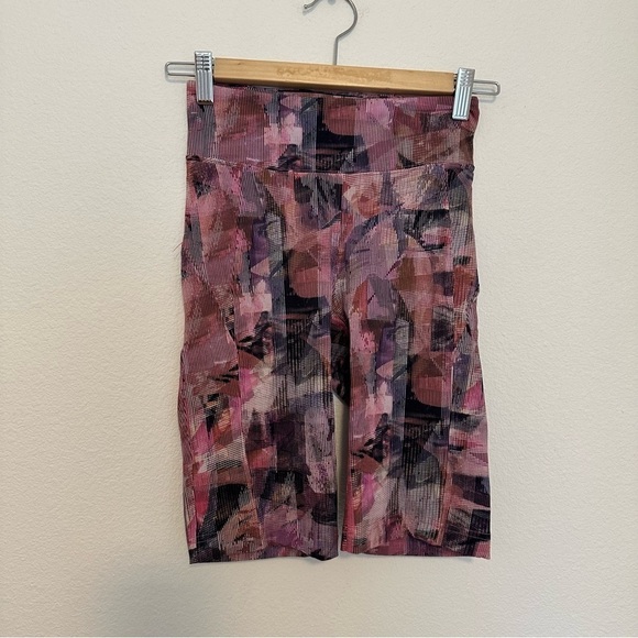 Lululemon On Pace Shorts Sun Dazed Multi Pink 10” Inseam Size 4 Women’s - Picture 3 of 9